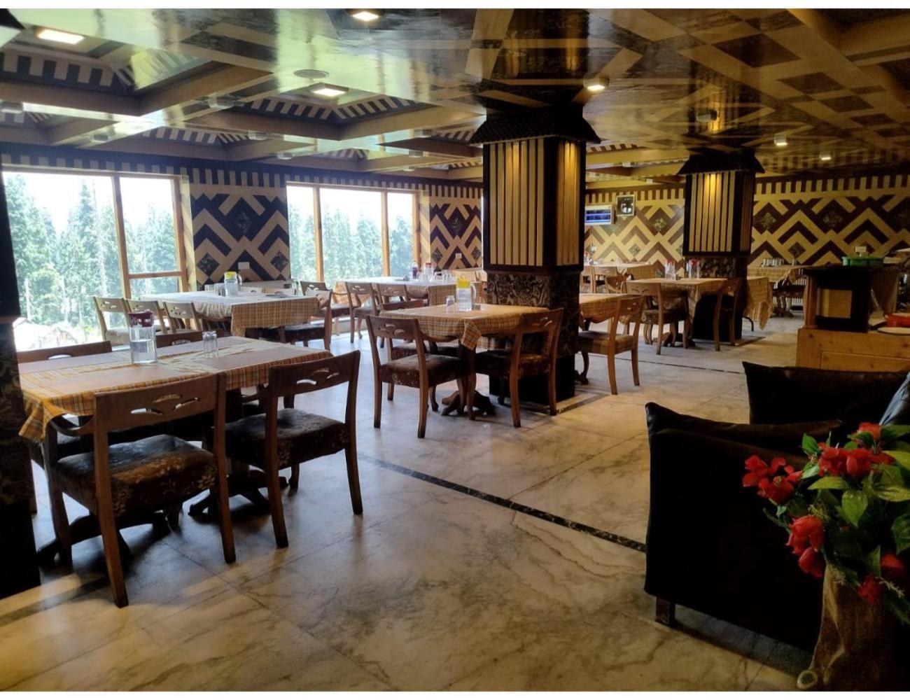 Fluorescence Hotel And Restaurant, Gulmarg Exterior foto